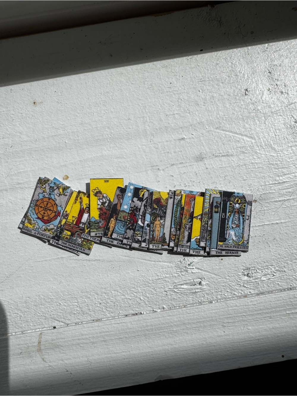 Vintage-Inspired Tarot Pendant Necklace with the 22 Major Arcana Cards.